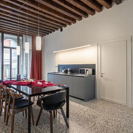 Palazzo Venere Apartments Венеция Экстерьер фото